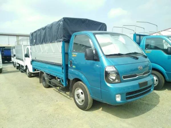 Dịch vụ thay Kính chắn gió xe tải KIA 2.4 tấn tận nơi